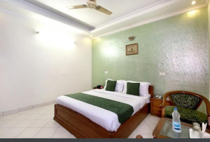 Hotel Paradise Chandīgarh Dış mekan fotoğraf