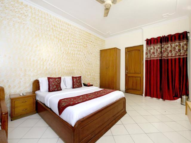 Hotel Paradise Chandīgarh Dış mekan fotoğraf